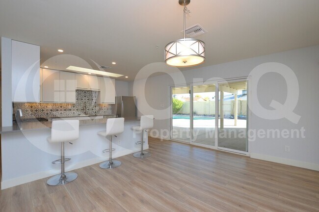 Foto del edificio - 8607 E Cambridge Ave