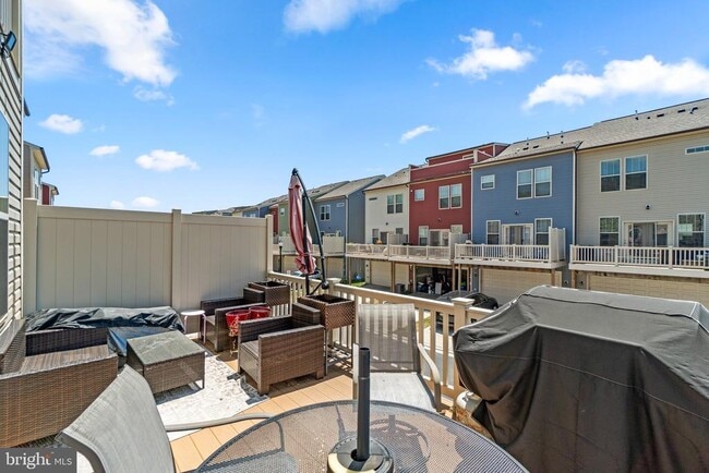 Building Photo - 829 Badger Ave