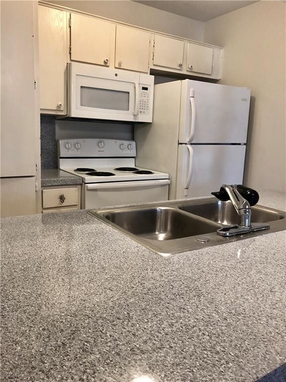 Building Photo - 2708 S 1st St