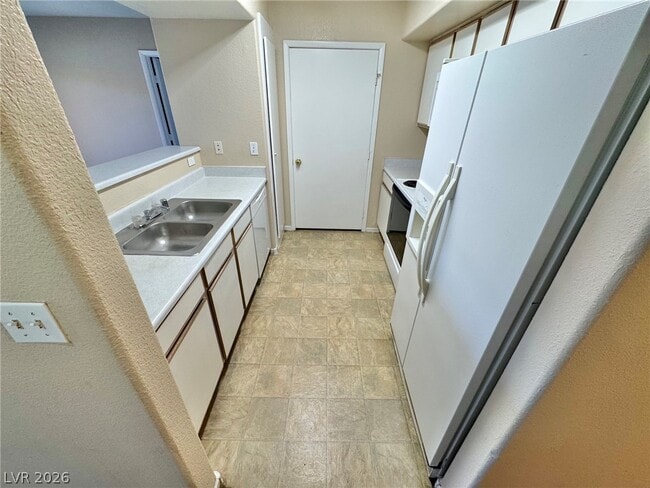 Building Photo - 2300 E Silverado Ranch Blvd