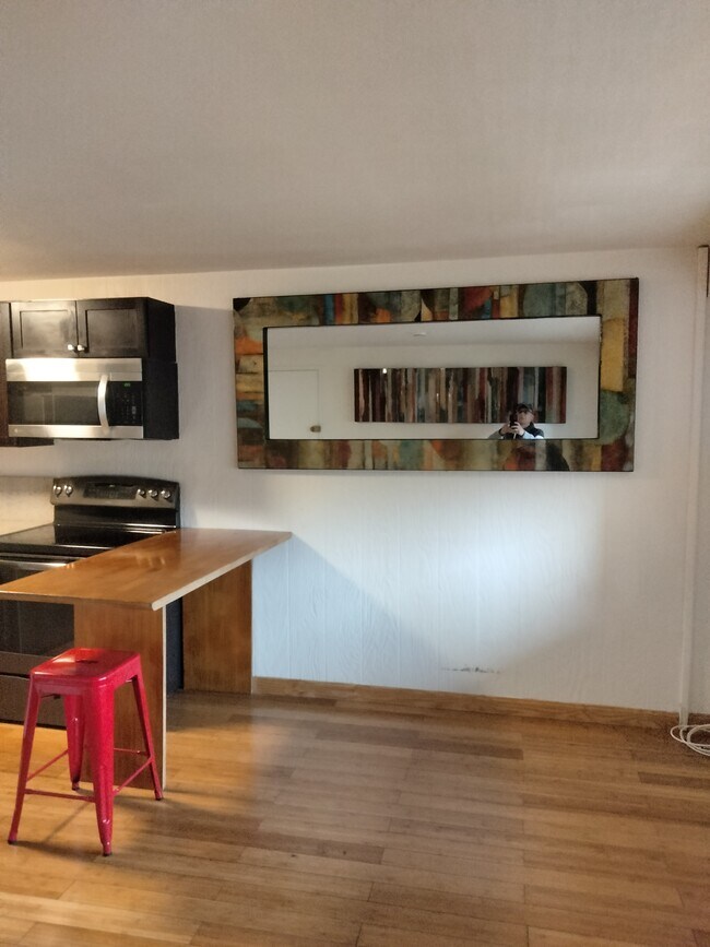 Building Photo - 340 Main St