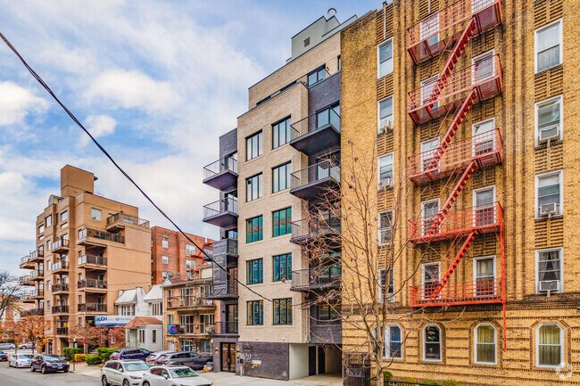 Foto del edificio - 1670 E 19th St