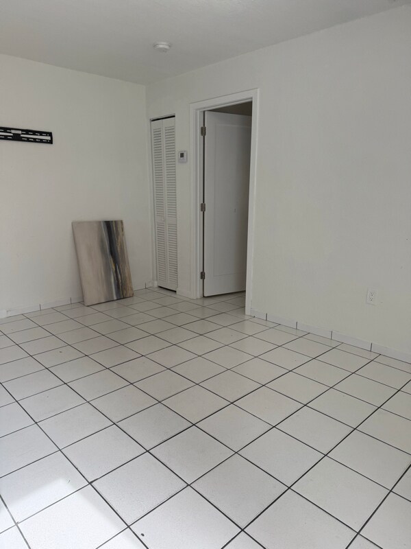 Foto del edificio - 25 NW 48th Pl
