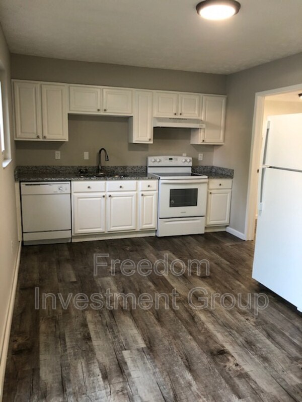 Building Photo - 157 Louella Dr