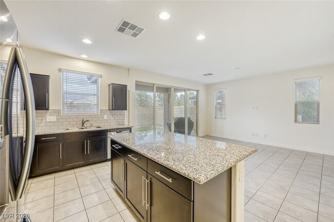 Foto del edificio - 10426 Mount Charleston Ave