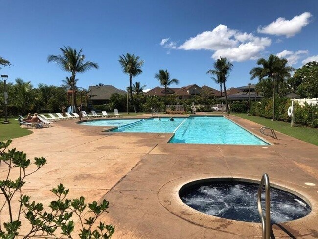 Foto del edificio - Nicely Remodeled and Furnished 2 Bed 2 Bat...