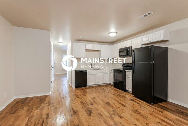 Building Photo - 3 Bedroom Pet-Friendly Home in Louisville,...