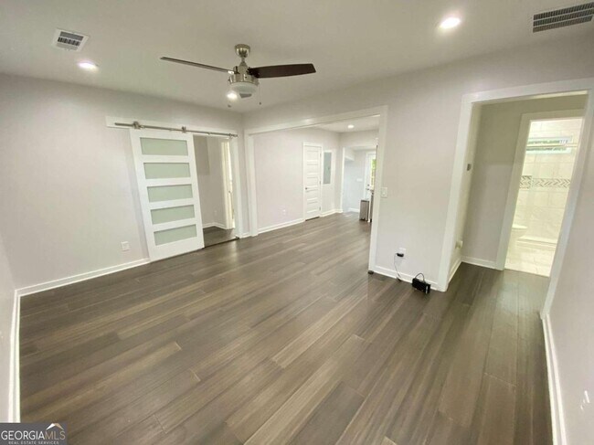 Building Photo - 1127 Dobbs Dr SE
