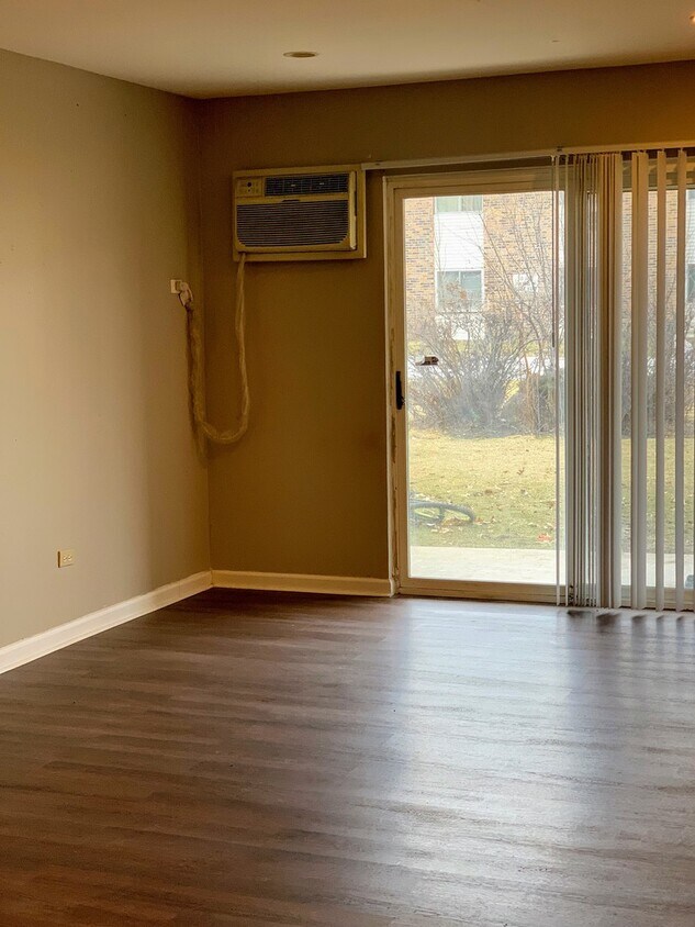 Foto principal - 615 Hill Dr