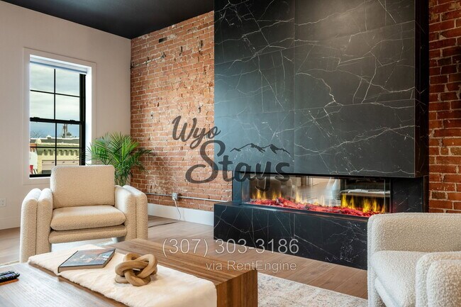 Foto del edificio - 226 N Main St