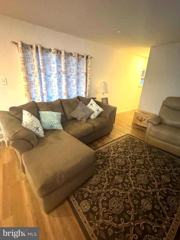 Building Photo - 119 Clamshell Rd