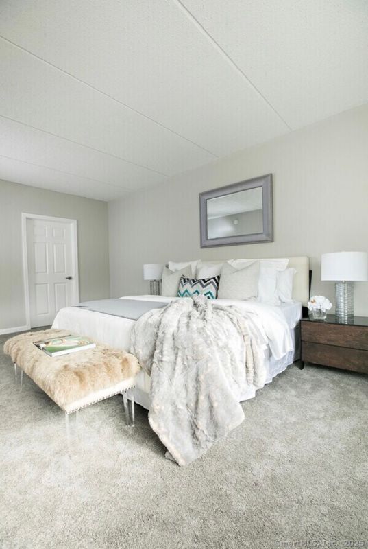 Foto del edificio - 225 Lordship Blvd