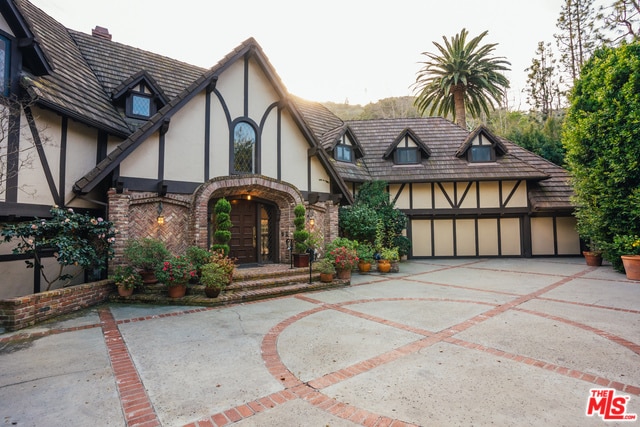 Building Photo - 1509 Stone Canyon Rd