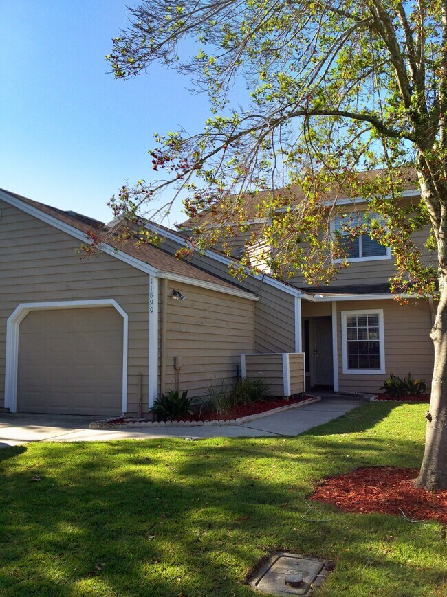 Foto del edificio - 11890 Ashbrook Circle North