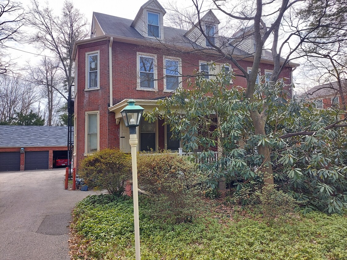 Front, Garage in rear - 426 Old Lancaster Rd