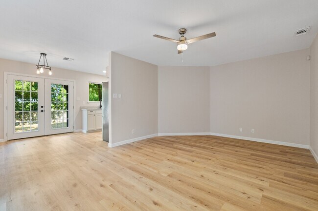 Building Photo - 5522 Allbrook