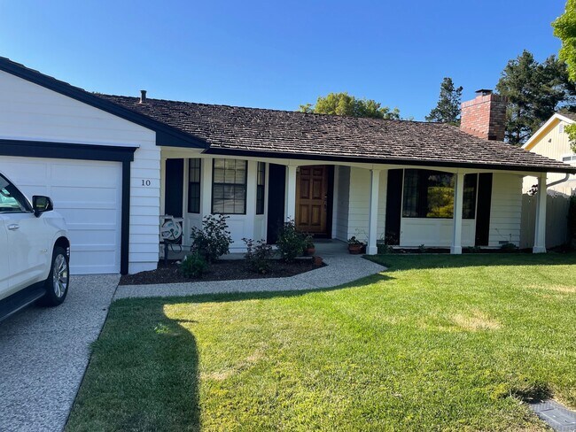 Building Photo - 10 Antler Pl