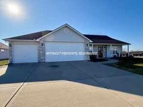 Building Photo - 1109 Carlisle Dr