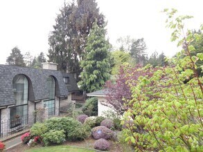 Building Photo - 2324 103rd Ave NE