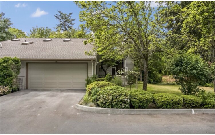 Foto principal - 1 143rd Ave SE