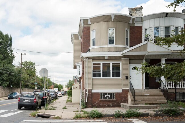 Foto del edificio - 839 N Hutton St