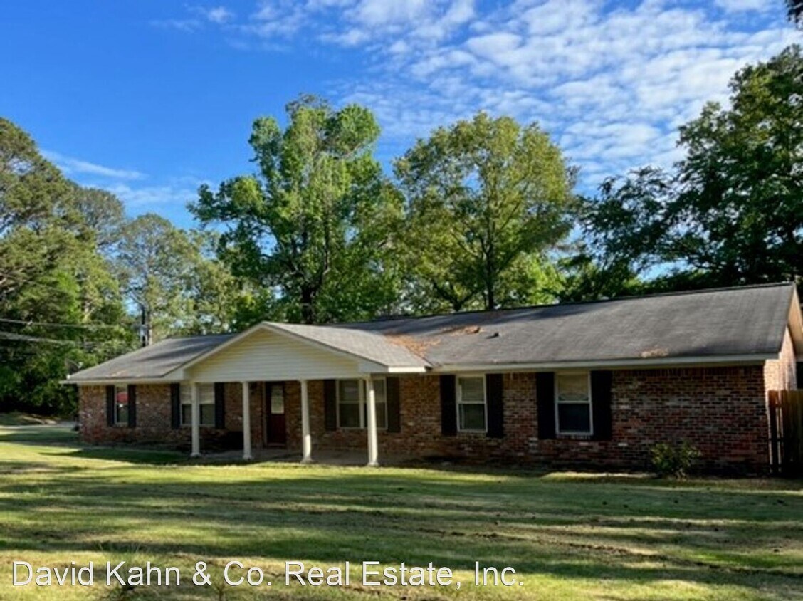 4 br, 2.5 bath House 121 Quail Run House Rental in Prattville, AL