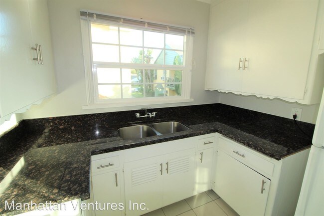 Foto del edificio - 827 N Adams St
