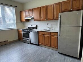 Building Photo - 598 67th St