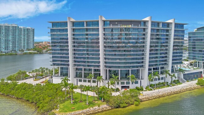 Building Photo - 5000 Island Estates Dr