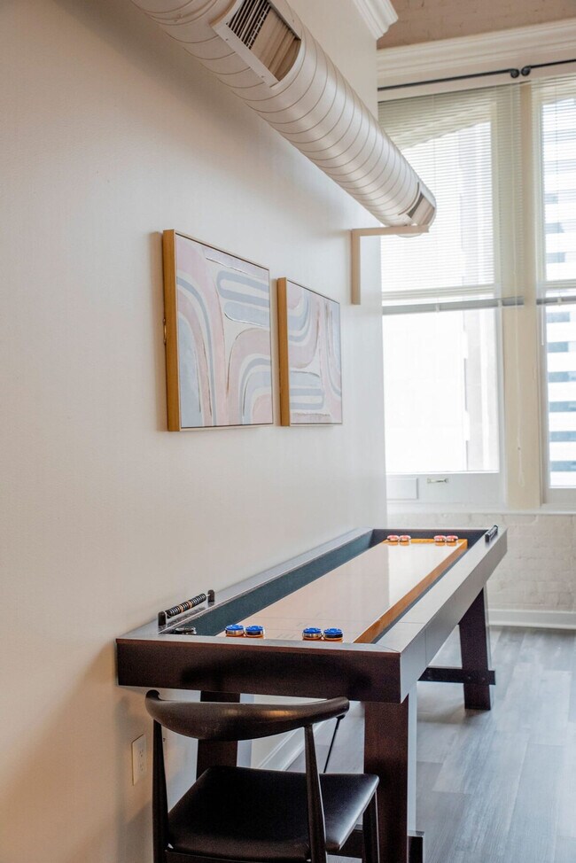 Foto del edificio - 50 N Illinois St