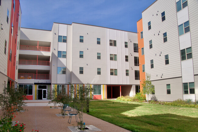 Patio - Parker Lane Apartments