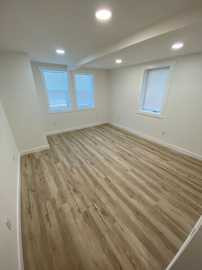 Building Photo - Burdick/Stevenson-PM-021-0147-3602