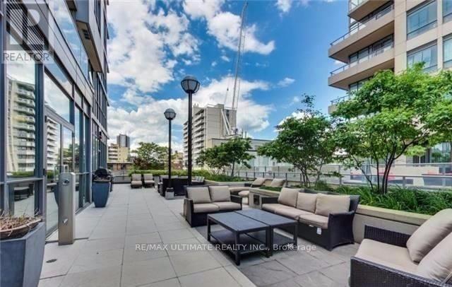 Photo du bâtiment - 500 St Clair Ave W