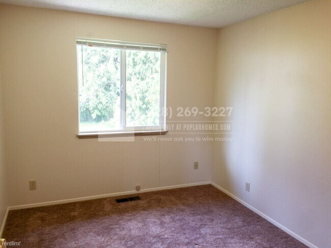 Building Photo - 4 br, 3 bath House - 1848 N 183rd St -