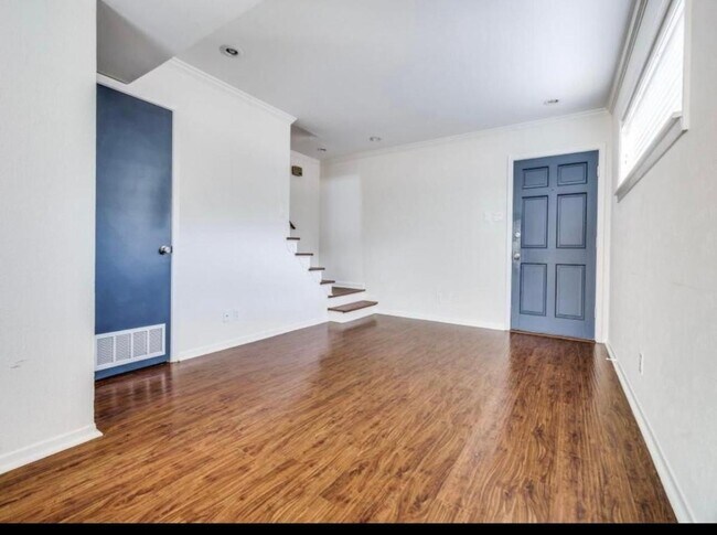 Foto del edificio - 4704 Abbott Ave