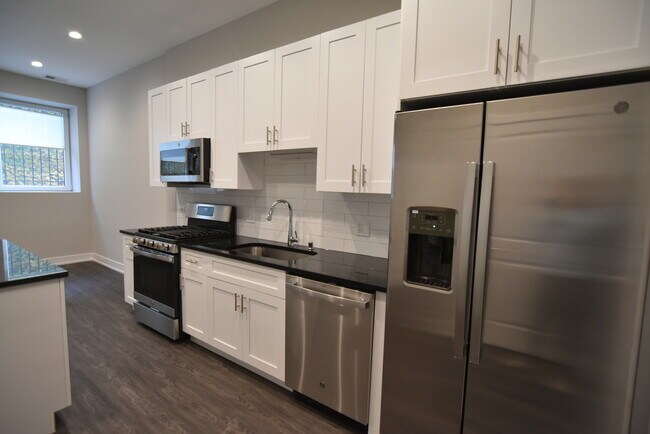 Foto del edificio - 1730 W Greenleaf Ave