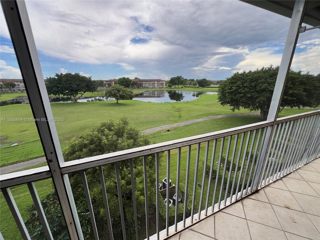 Foto principal - 13550 SW 6th Ct