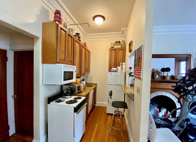 Building Photo - 456 Beacon St