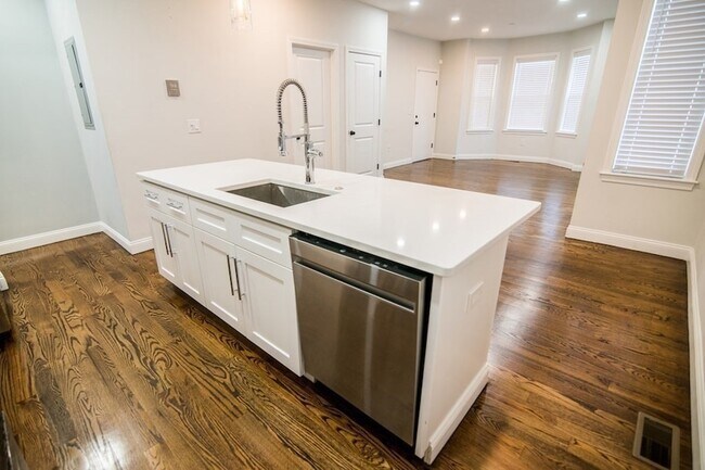 Foto del edificio - 757 Washington St