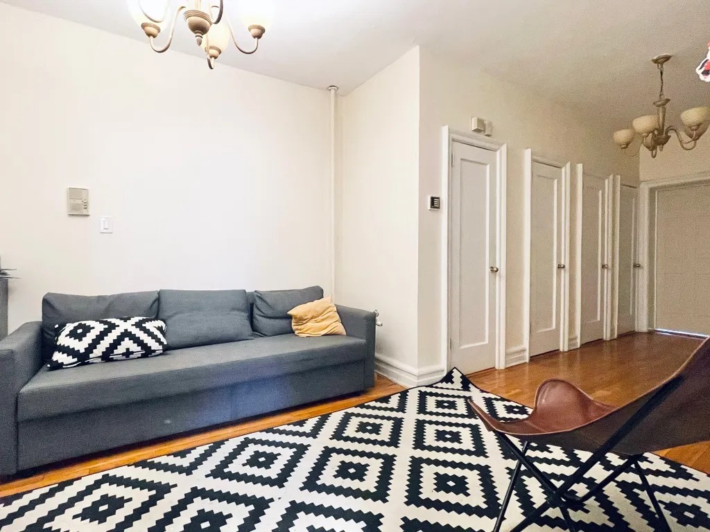 Primary Photo - Furnished room/NOT APARTMENT