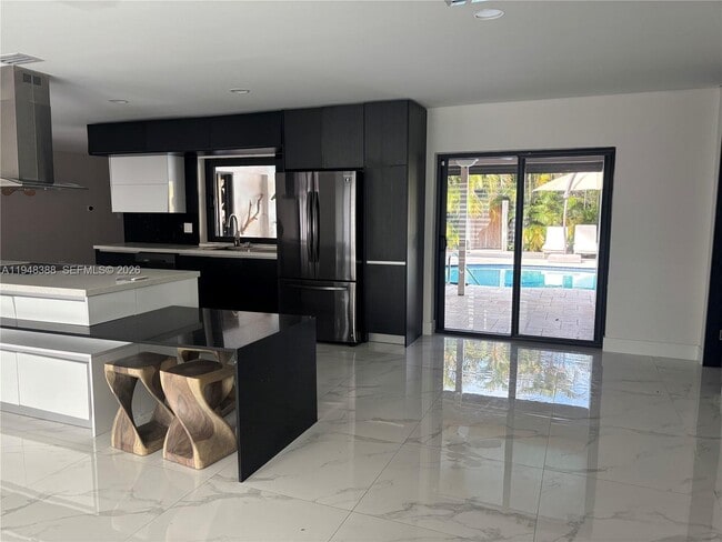 Foto del edificio - 7261 NW 6th Ct