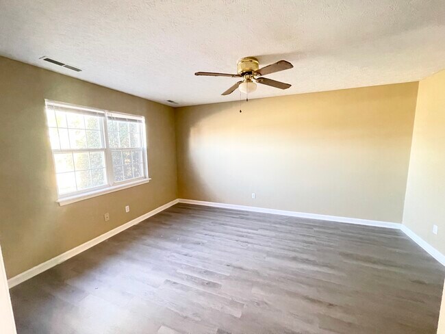 Building Photo - 105 Hillridge Ct