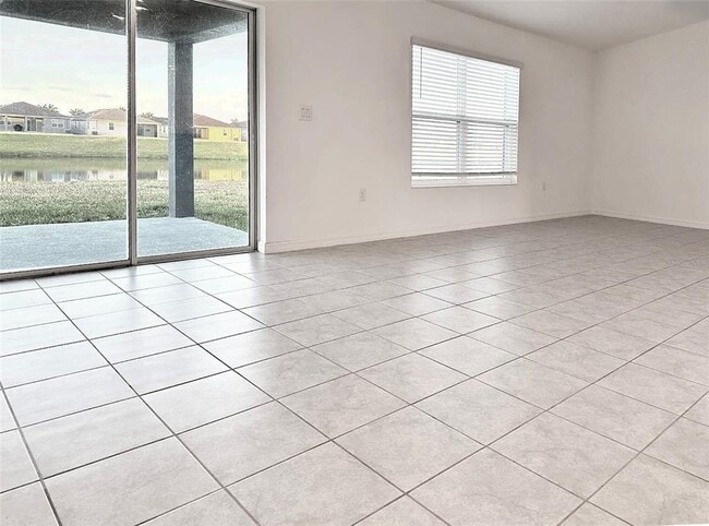 Foto del edificio - 3540 74th Ave Cir E