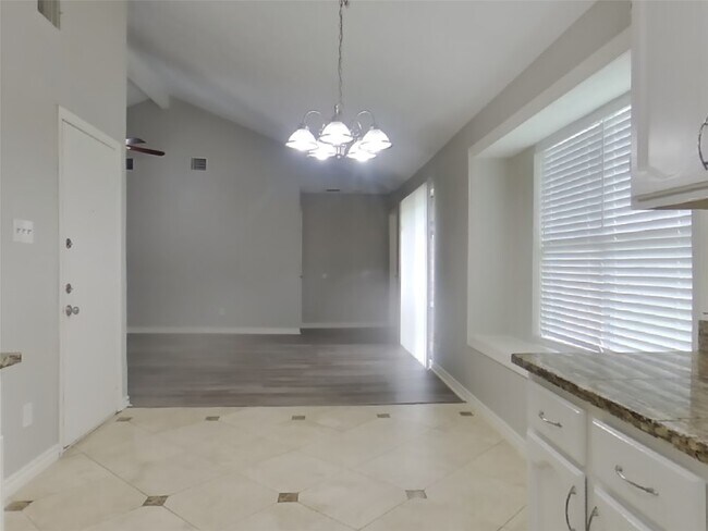 Foto del edificio - 22510 Braken Carter Ln