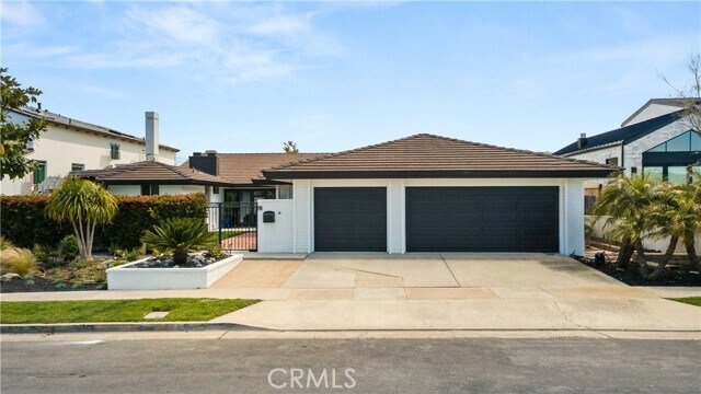Building Photo - 1520 Sandcastle Dr