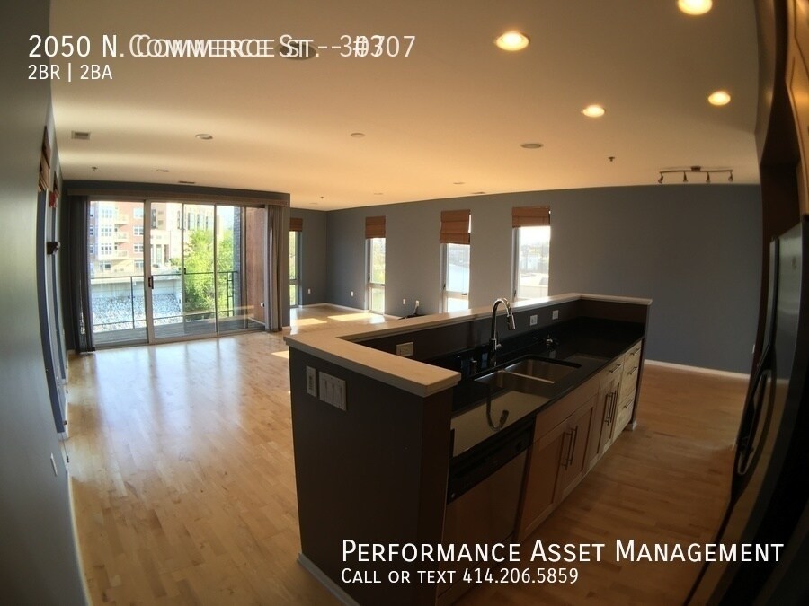 Stunning 2BED+DEN/2BATH Lower Eastside Condo Condo for Rent in