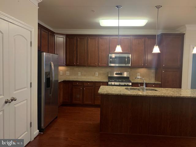 Foto principal - 13723 Neil Armstrong Ave