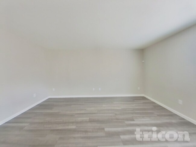 Foto del edificio - 8948 Elk Ravine Dr