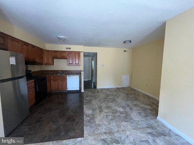 Foto del edificio - 7930 Cottage St
