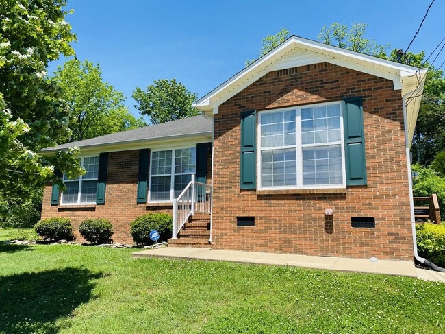 Building Photo - 828 Mulberry Dr